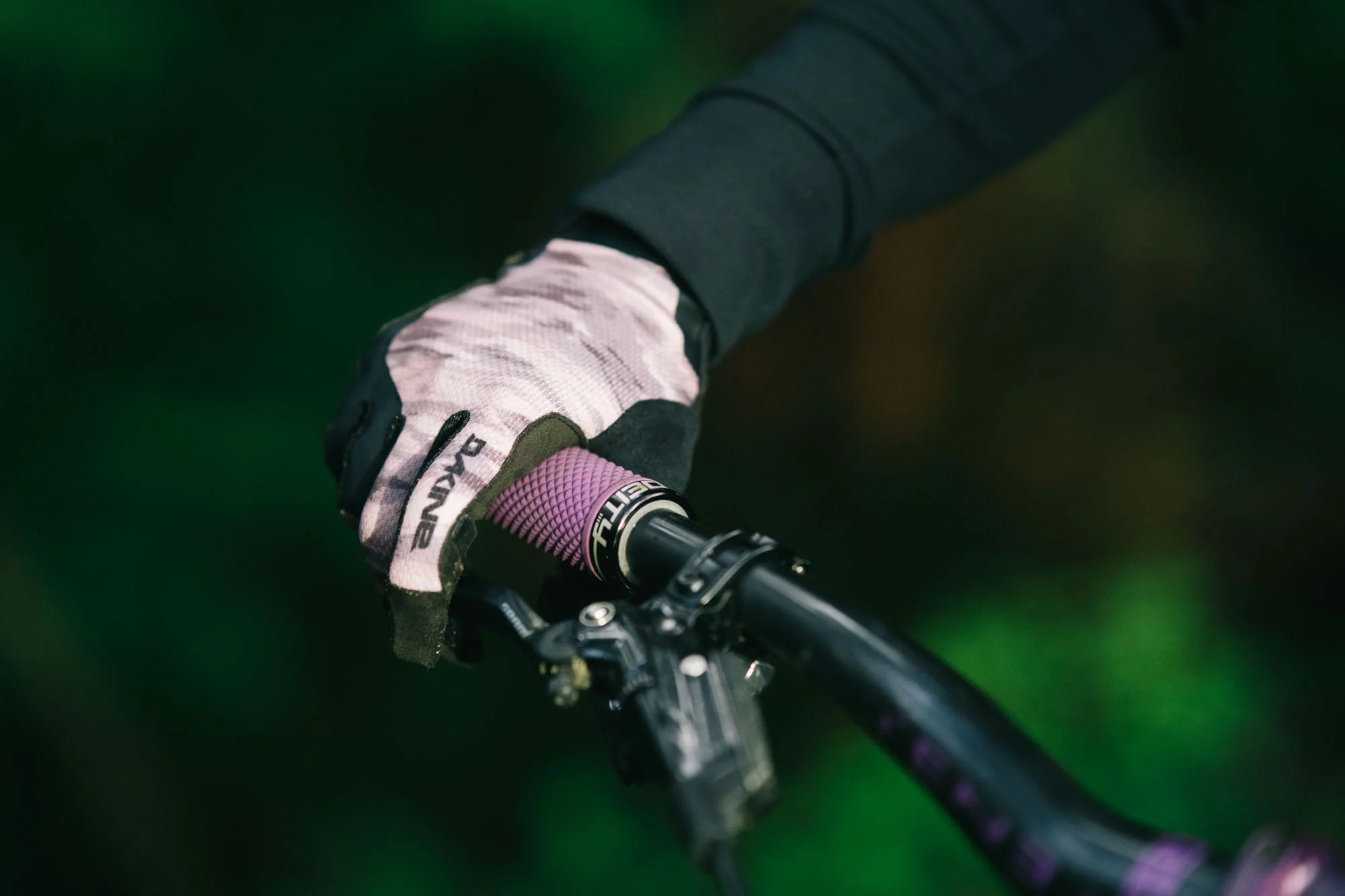 Covert Bike Glove - Women's - Image 19