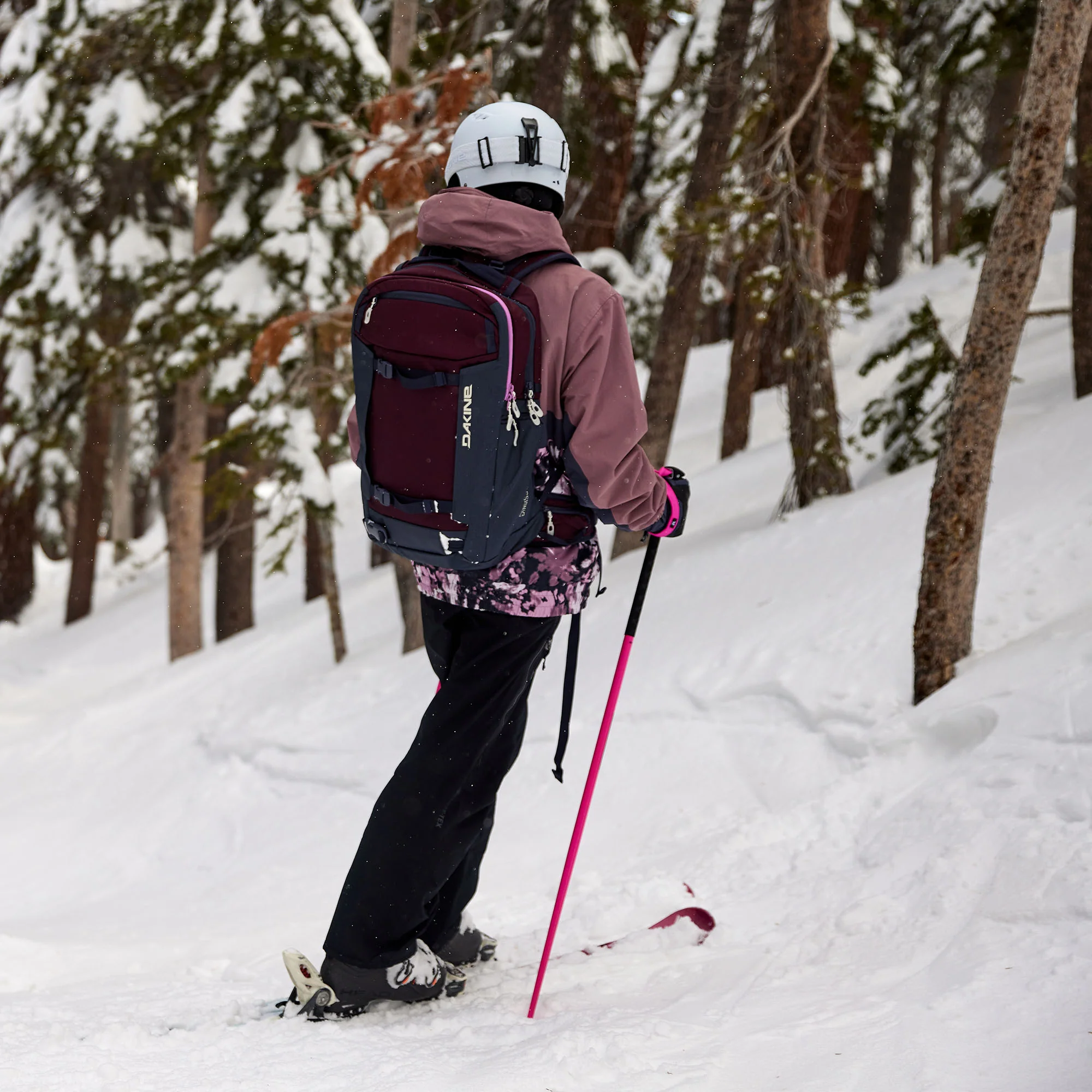 Womens Mission Pro Backpack 25L - Darkest Spruce - Image 3